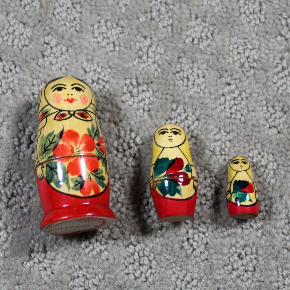 Set of 3 Classic Simple 2.75" Matryoshka Russian Nesting Dolls Label Intact
